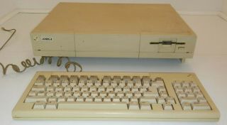 Commodore Amiga 1000 - - 24c - 1