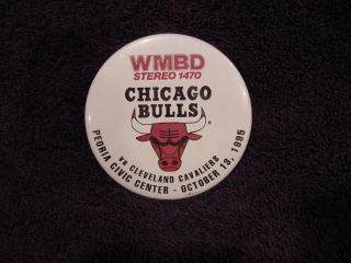 Very Rare Chicago Bulls Vs Cleveland Cavaliers 1995 Pre - Season Pinback,  Look