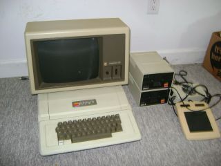 Vintage Apple Ii Plus Computer W/ Monitor Iii,  2 Disk Ii & Kola Pad