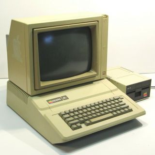 Apple Iie Computer A2s2064 Monitor A2m2010 With 1 Floppy Drive A2m0003