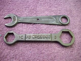 2 Vintage Wrenches Indestro ? 5/8 " X 9/16 " And Caterpillar ? 3/4 " ? X 1 " ?