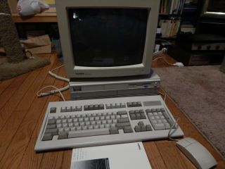 Vintage Tandy 4825sx Computer - Vgm - 220 Monitor - Enhanced Keyboard And Mouse
