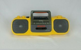 Vintage Sony Sports Cfs - 904 Am/fm Cassette Radio
