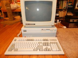 Vintage Tandy 1000sl Computer - Cm - 5 Monitor - Enhanced Keyboard