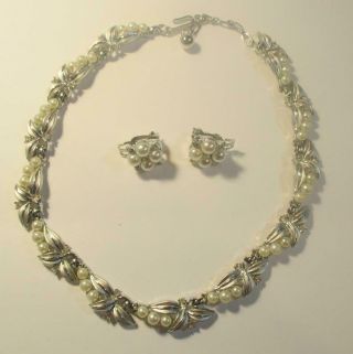 Vintage Trifari Silver Necklace With Pearls And Rhinestones