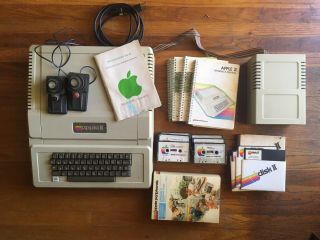 Vintage Apple Ii Computer With Drive & Game Controllers Untested•have Orig Box