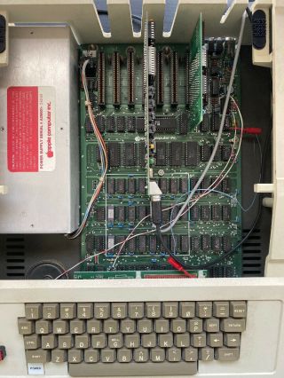 Vintage Apple II Plus Computer A2S1048 BEEPS AND POWER LIGHT 3