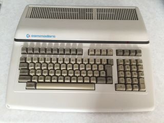 Commodore B128 - 80 Computer