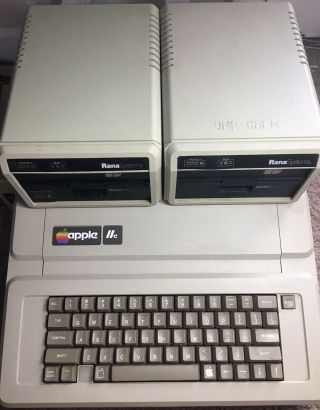 Apple Iie 2e Computer A2s2064 With 2 Rana Systems Disk Drives Powers On