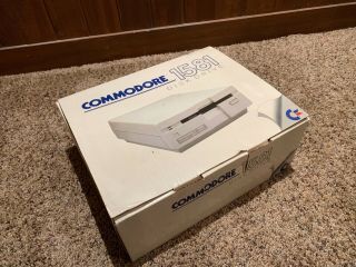Commodore 1581 3 1/2 " Floppy Disk Drive Complete On Box - Fully Functional