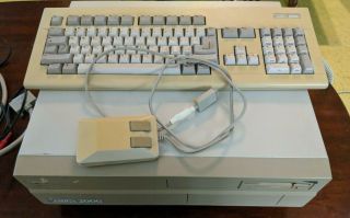 Commodore Amiga A2000 Computer - Turns On - With Mouse,  Keyboard,  Cables -