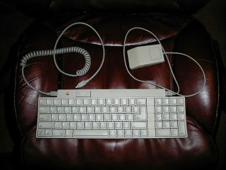 Apple Iigs Keyboard 658 - 4081 Plus Mouse And Cables