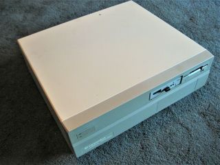 Commodore Amiga 2000hd Computer,  Rev 6.  3,  3.  1 Rom,  1mb Ram,  A Gotek,  Software