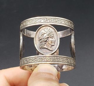 Antique Meriden B Co Silverplate Silver Greek Key Cameo Medallion Napkin Ring