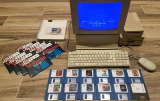 Vintage Apple Iigs Rom 03 Computer/monitor/3.  5&5.  25 Drives/keyboard/mouse/games