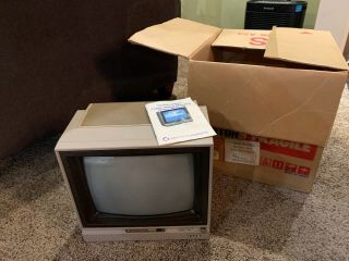 Vintage Commodore 1702 Computer Monitor And For C64 128