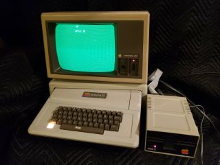 1982 Vintage Apple Ii Plus Computer Inc.  A2s1048a,  Monitor Iii,  Stand,  Disk 2