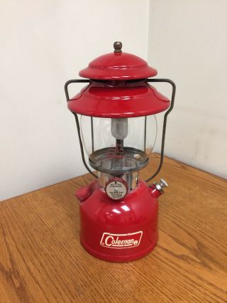Vintage Coleman Model 200a Single Mantle Lantern - Red Dated 11/71