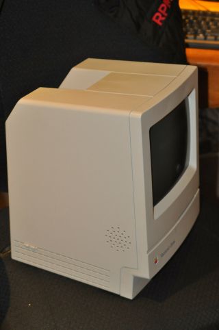 vintage Apple Macintosh Classic Computer M1420 - no yellowing 2