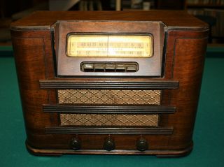 VINTAGE OLD ANTIQUE SILVERTONE PUSH BUTTON TABLE RADIO,  MODEL 7036A,  1941,  RESTORED 2