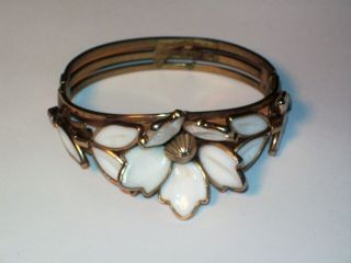 Vintage Trifari White Poured Glass Flower Bangle Bracelet & Brooch Set 2