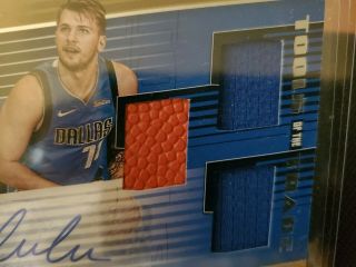 2018 - 19 Absolute Memorabilia Luka Doncic Auto Rookie Tools Of The Trade RC /149 3