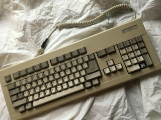Amiga Commodore 2000 Computer Keyboard Missing 1key