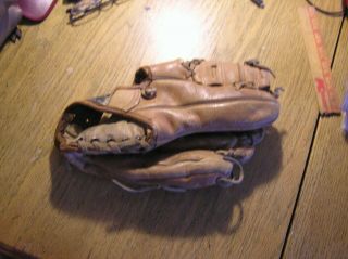 Vintage J.  C.  Higgins Sears Roebuck Baseball Glove Roberto Bob Clemente 1636