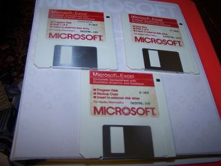 Microsoft Excel Version 1.  0 For Macintosh On 400k Disks P/n 065096