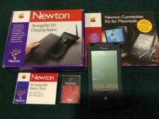 Apple Newton Messagepad 110 And Messagepad 110 Charging Station