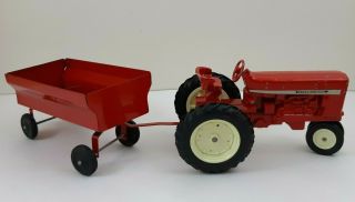 Ng Ertl Vintage International Harvester Red Tractor & Wagon Set 5011 1/16 1960s
