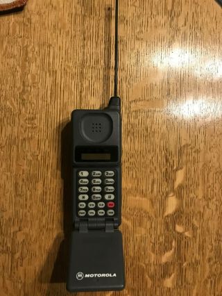 Vintage Motorola Brick Cell Phone Commnet Cellular 80’s Cellular Phone.