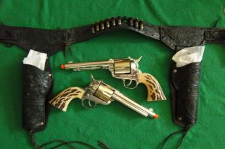 Mattel Shootin Shell.  45 Toy Holster Set Unfired Cap Gun Pistols