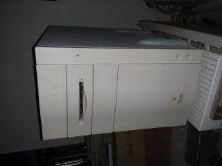 Macintosh Quadra 800 Computer Only