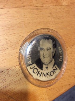 VINTAGE Hologram JFK KENNEDY JOHNSON PICTURE CAMPAIGN PINBACK BUTTON PIN TAB 3
