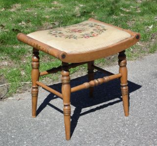 Vintage L Hitchcock Colonial Style Stenciled Needlepoint Foot Stool Vanity Bench