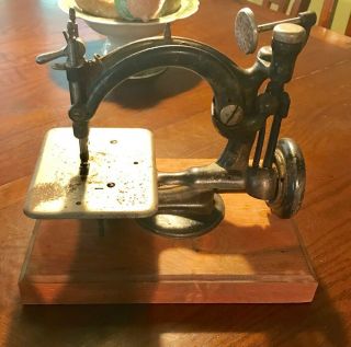 Vintage Willcox & Gibbs Hand Crank Sewing Machine,  Patent 1871