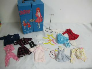 Vintage Skipper Blue Doll Case Clothing Accessories Hat Jump Rope Shoes Stand