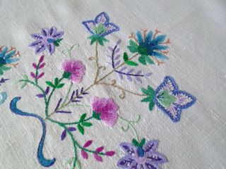 GORGEOUS VINTAGE HAND EMBROIDERED LINEN TABLECLOTH COLOURS & STITCH WORK 3