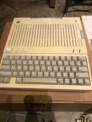 Vintage Apple IIc computer A2S4000 and boots up and Includes Printer 2