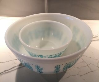 Set of 2 Vintage Pyrex Turquoise Amish Butterprint Round Nesting Mixing Bowls 2