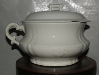 Vintage Antique China Porcelain Chamber Pot / Thunder Mug With Lid