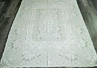 Stunning Vintage White Floral Quaker Lace Tablecloth Lovely Design 55 " X 73 "