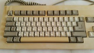 Commodore Amiga 4000 Computer Keyboard