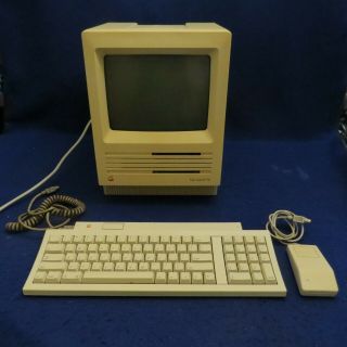 1988 Apple Macintosh Se Model M5011 W/ Keyboard M0487 & Desktop Mouse G5431