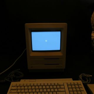 1988 Apple Macintosh SE Model M5011 w/ Keyboard M0487 & Desktop Mouse G5431 2