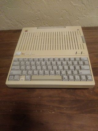 Vintage Apple Computer Iic A2s4000 No Power Cord