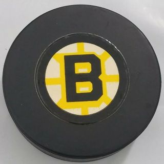 Vintage 1974 - 75 Boston Bruins Nhl Souvenir Hockey Puck Official Viceroy Canada
