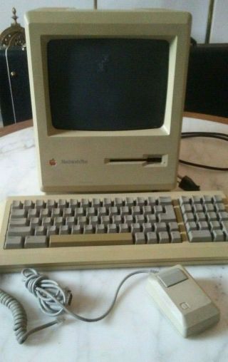 Vintage Apple Macintosh Plus Model M0001 Mouse & Keyboard