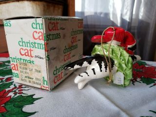 Kliban Cat in Christmas Wreath: Vintage Ceramic Ornament 1981 3